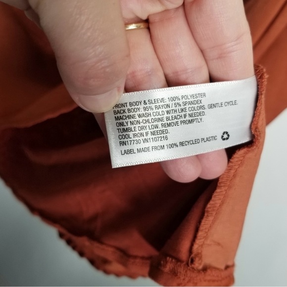 Isabel Maternity Burnt Orange Satin Top Multimedia babydoll v neck size small - Picture 7 of 7